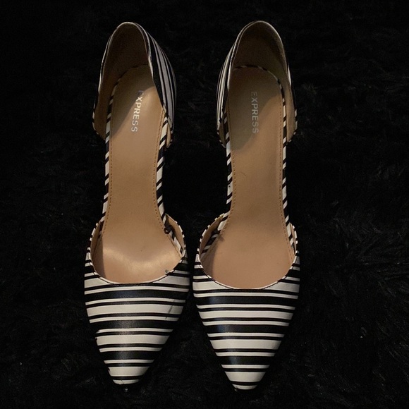 Black and white size 8 striped EXPRESS heels. - Picture 2 of 7